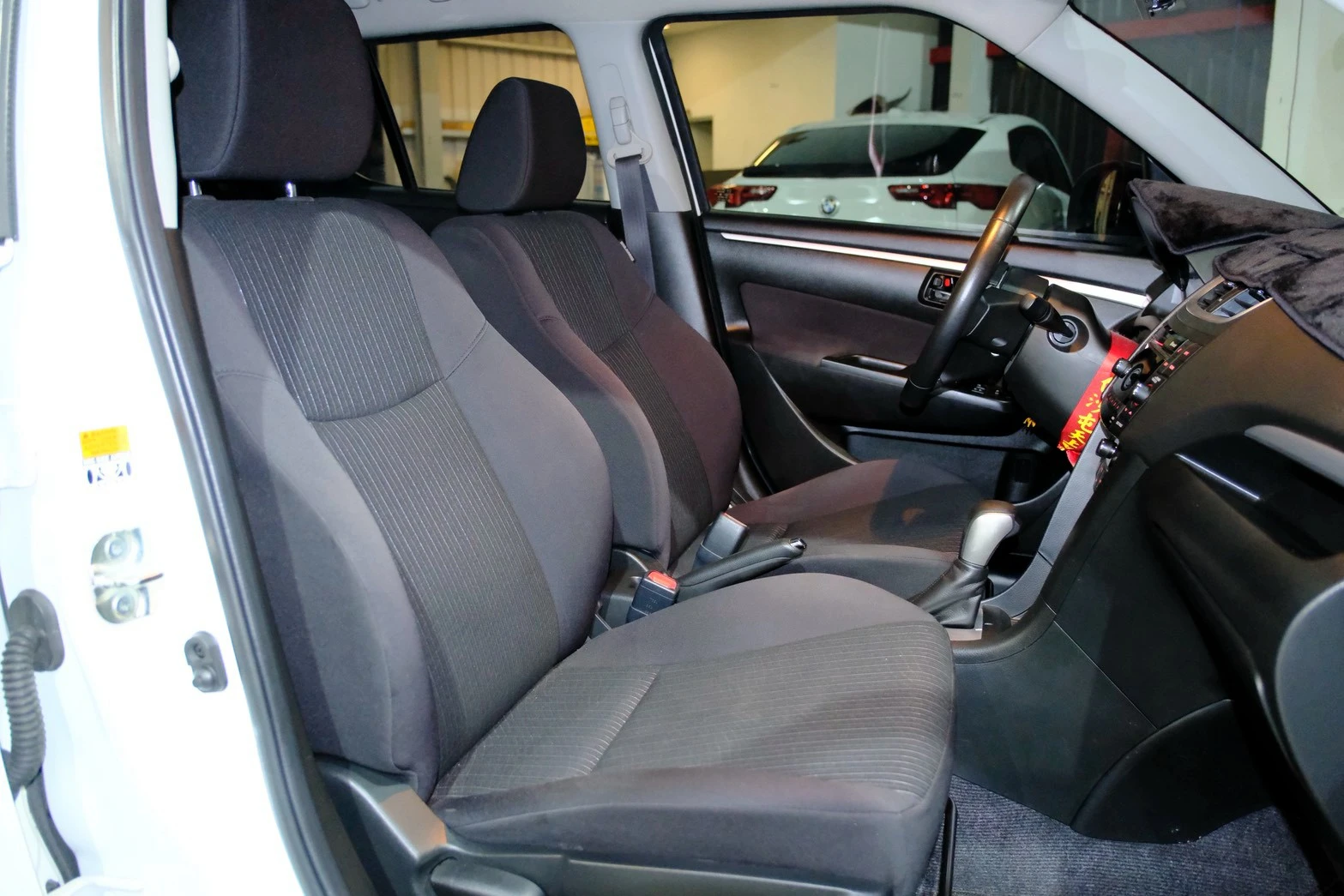 ⚪ 2016 Suzuki Swift 1.2 GLX 白色