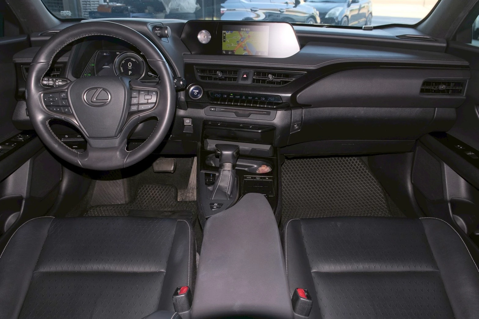 ⚪ 2019 Lexus UX250h 豪華版 鈦色