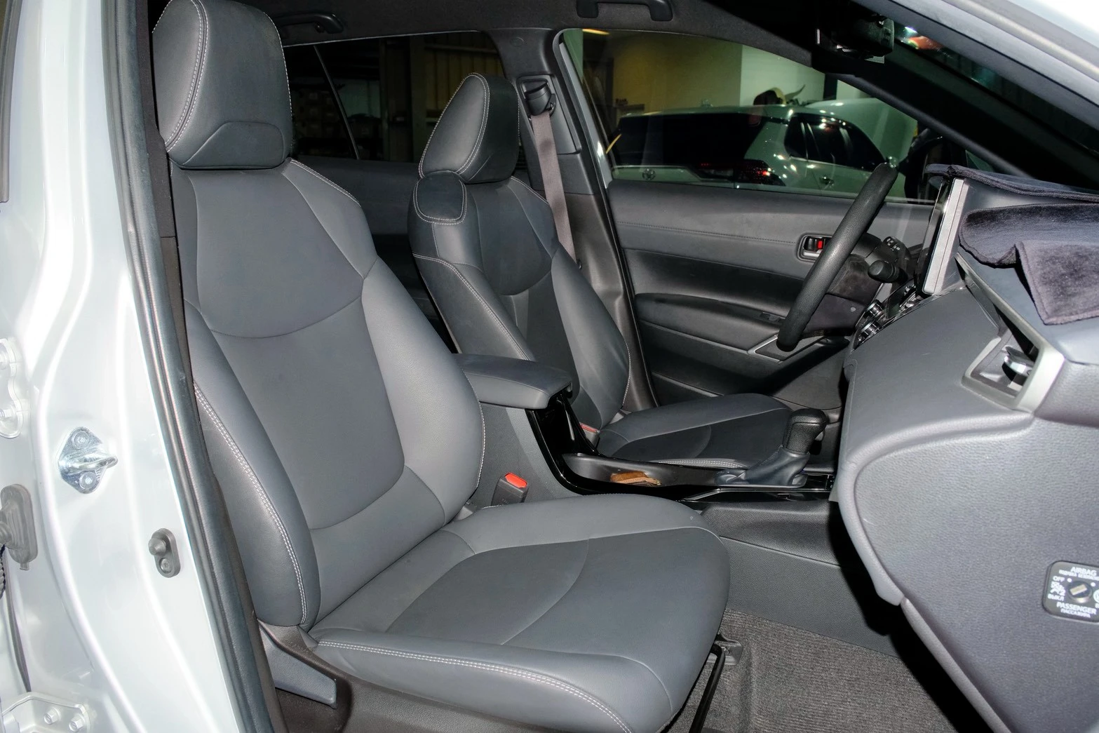 ⚪ 2020 Toyota Corolla Cross 1.8 Hybrid 尊爵 銀色