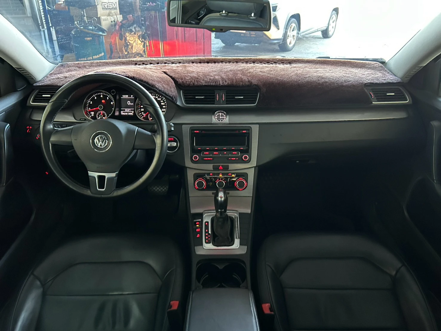 ⚪ 2012 Volkswagen Passat Sedan 1.8 TSI CL 黑色