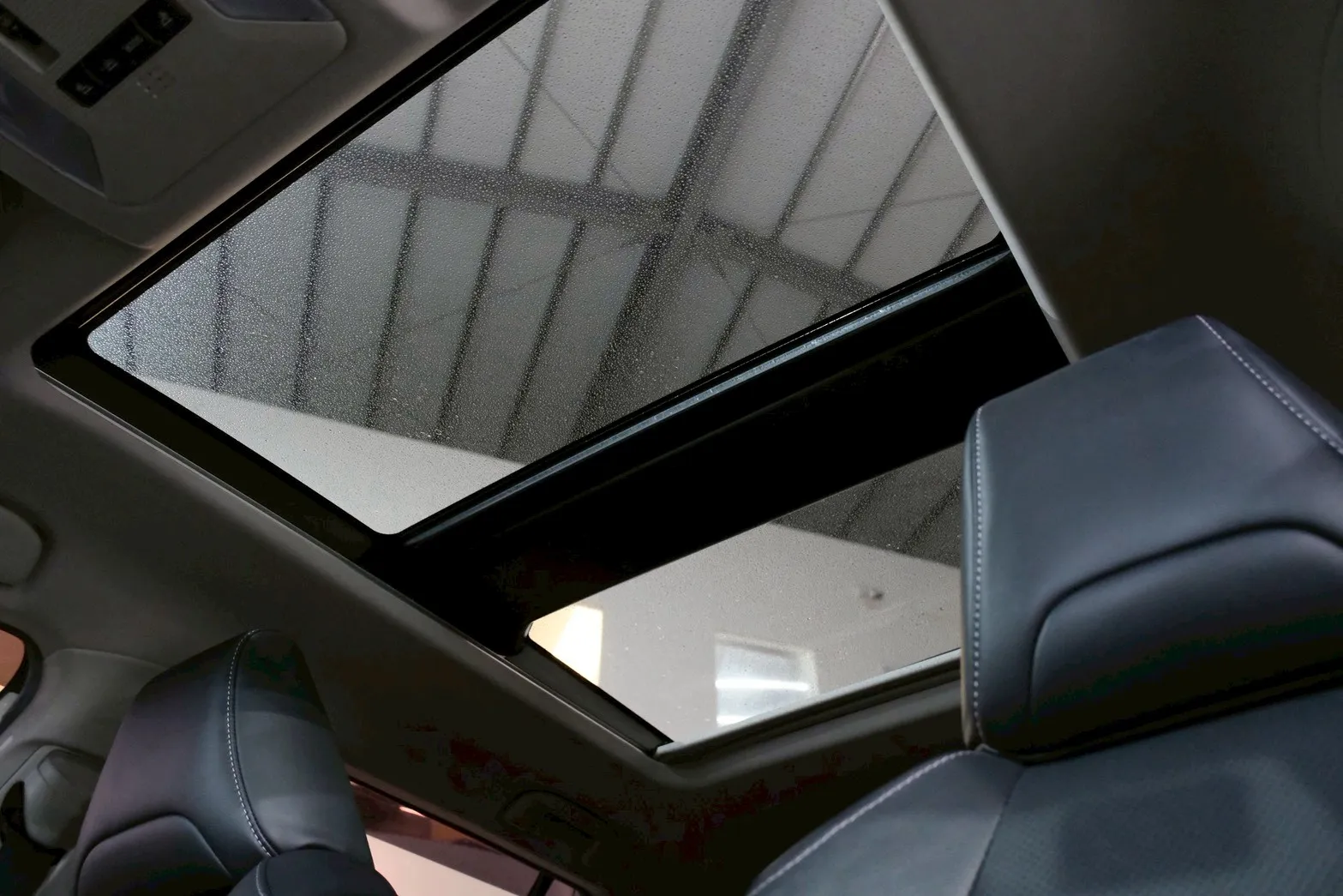 ⚪ 2021 Toyota RAV4 2.5 HV 旗艦 4WD 白色