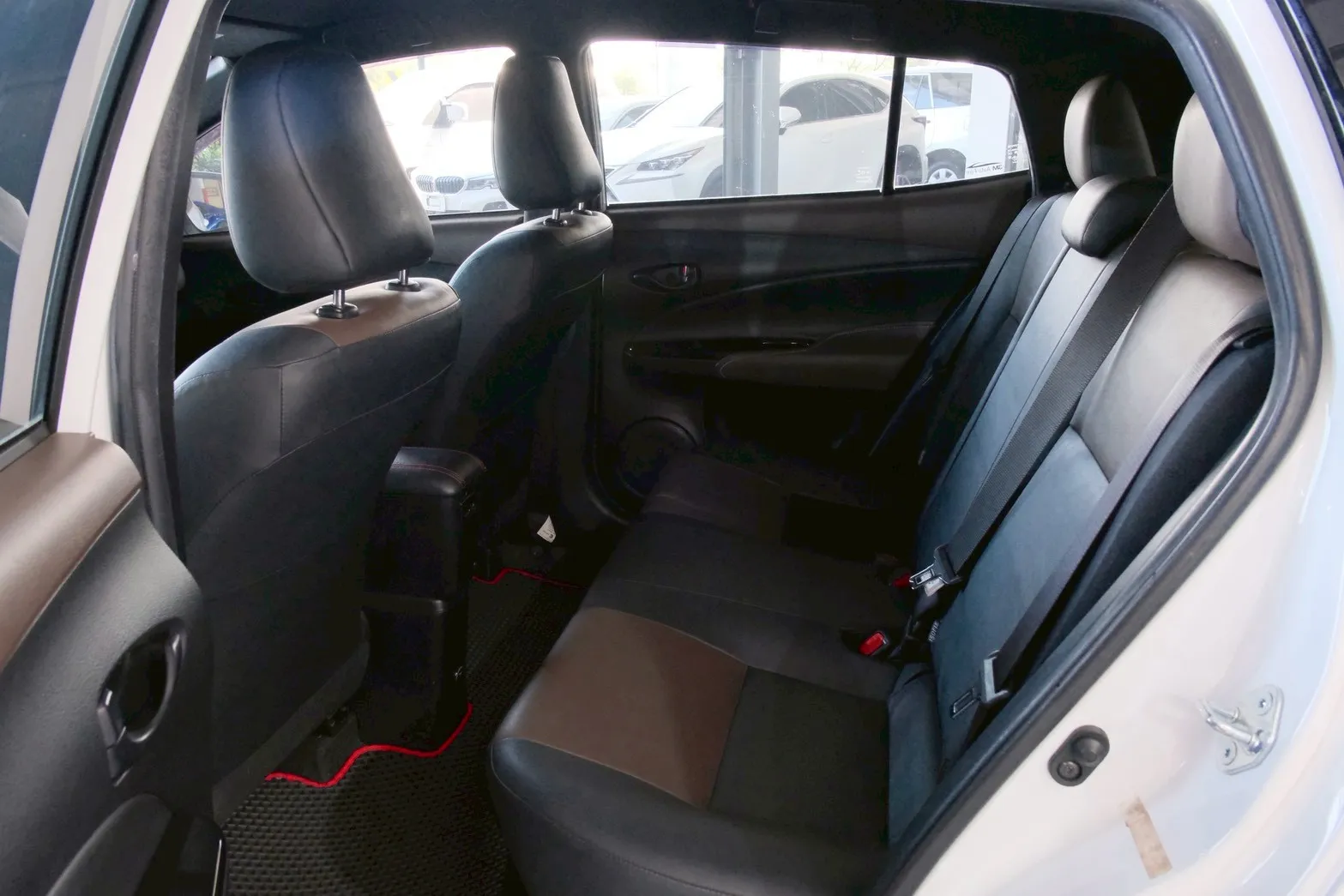 ⚪ 2020 Toyota Yaris Crossover 1.5 經典 白色