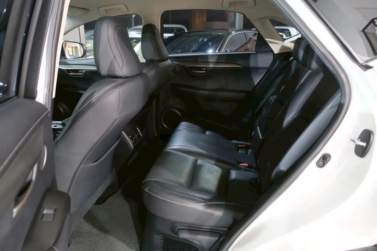 ⚪ 2016 Lexus NX 200t 豪華版 白色