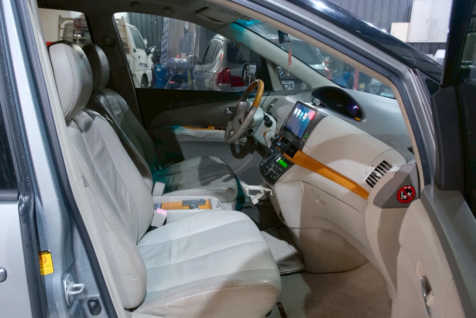 ⚪ 2010 Toyota Previa 3.5 旗艦版 灰色