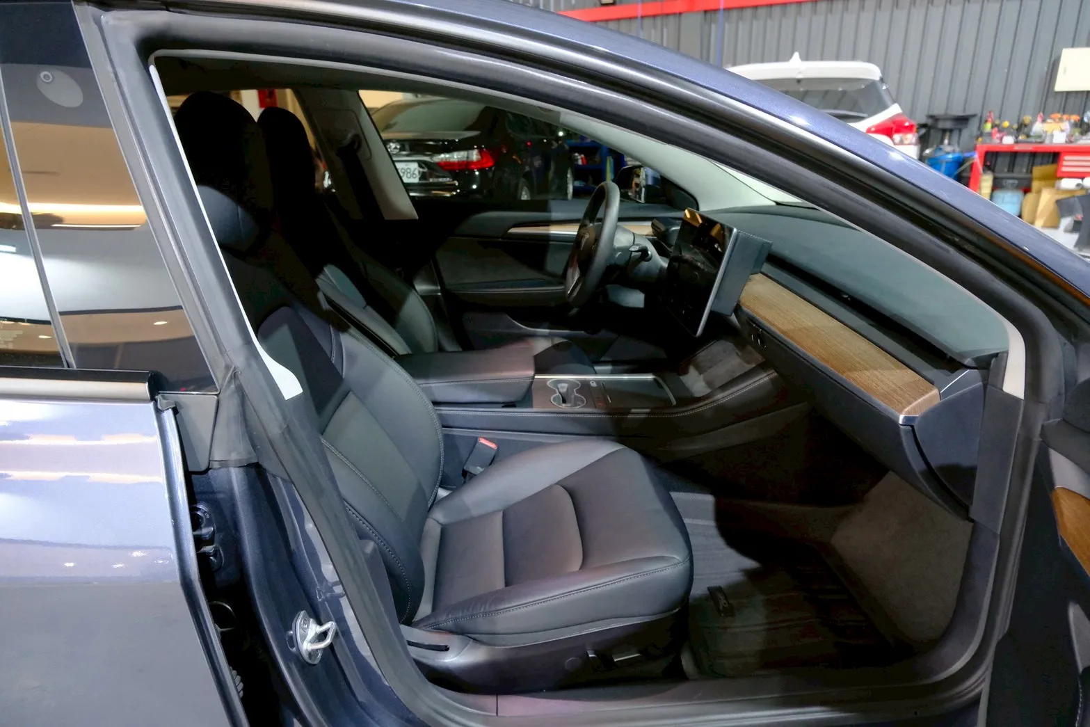 ⚪ 2022 Tesla Model 3 標準版 灰色