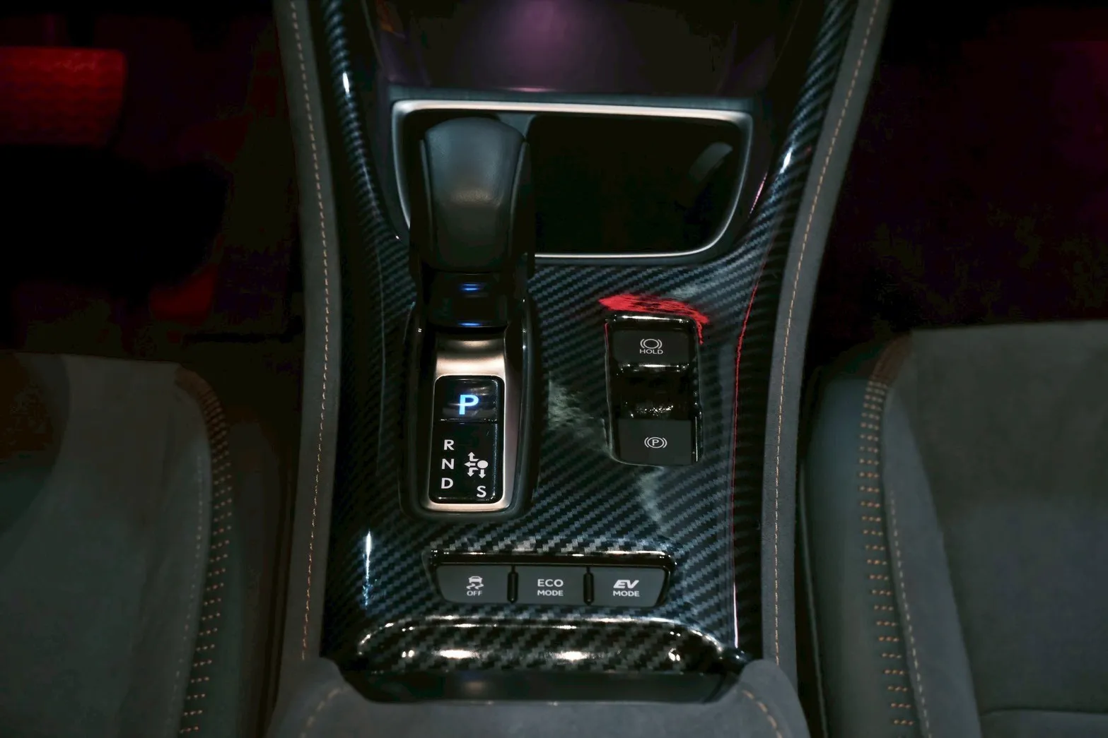 ⚪ 2024 Lexus LBX Cool 1.5 白色