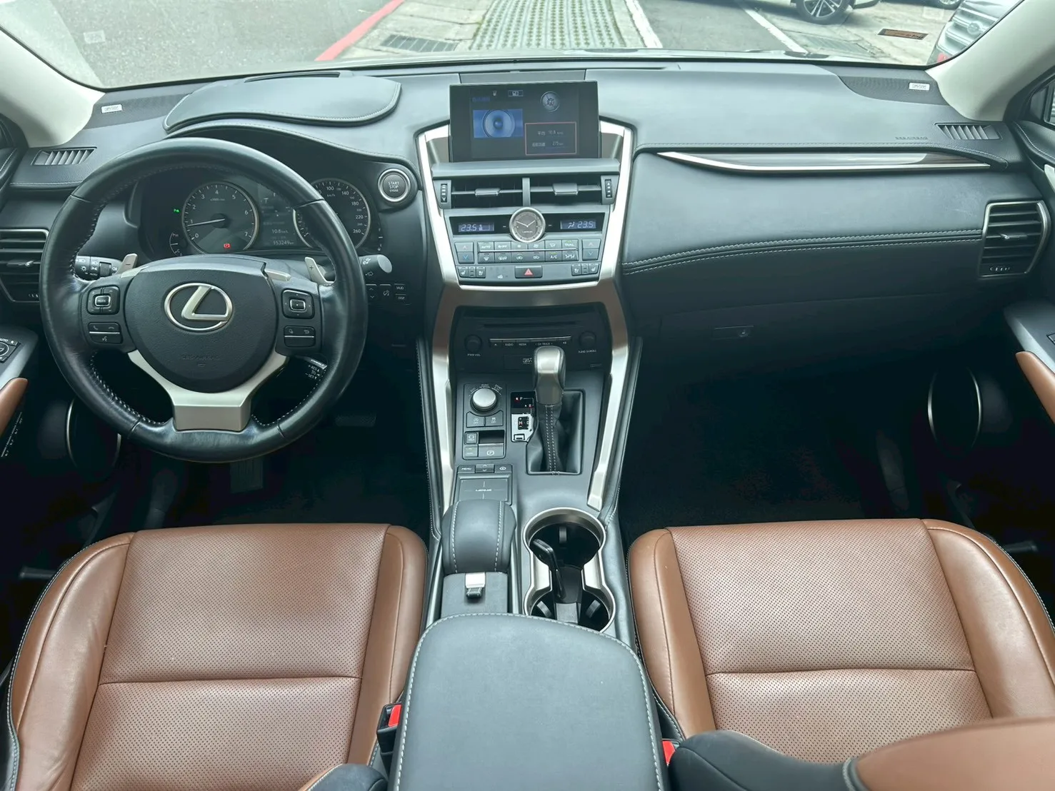 ⚪ 2017 Lexus NX 200t 旗艦版 鈦色