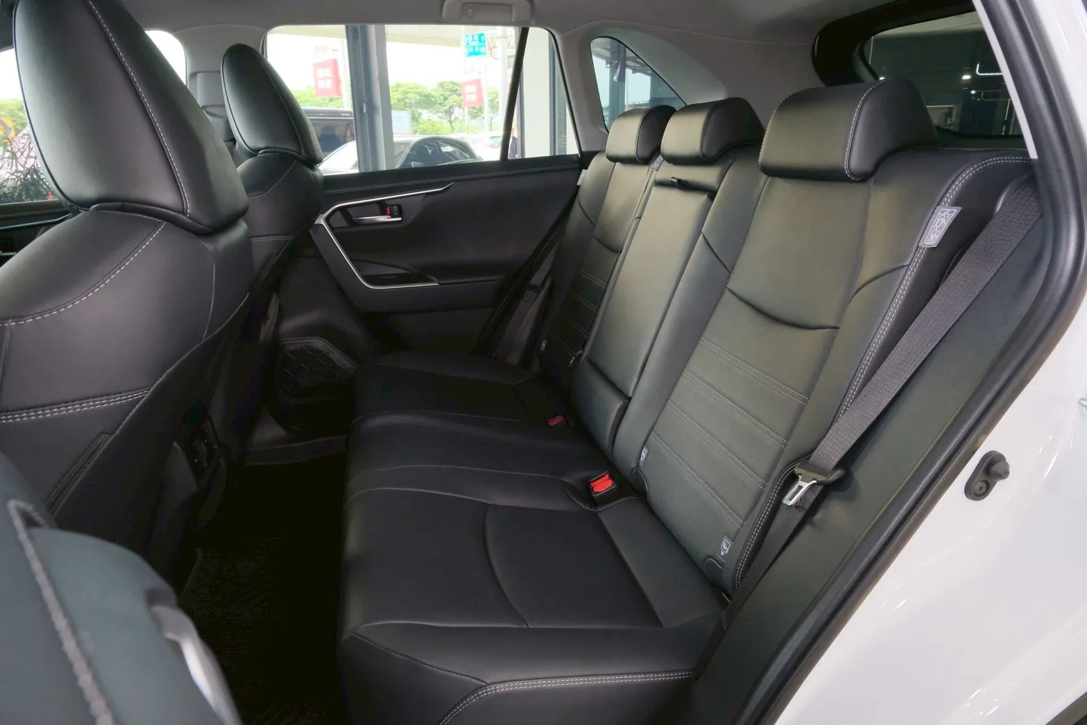 ⚪ 2024 Toyota RAV4 2.0 旗艦版 白色