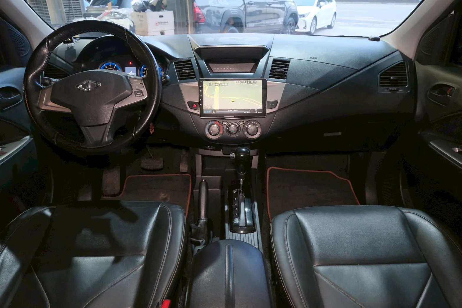⚪ 2022 Mitsubishi CMC Zinger 2.4 精緻型 白色