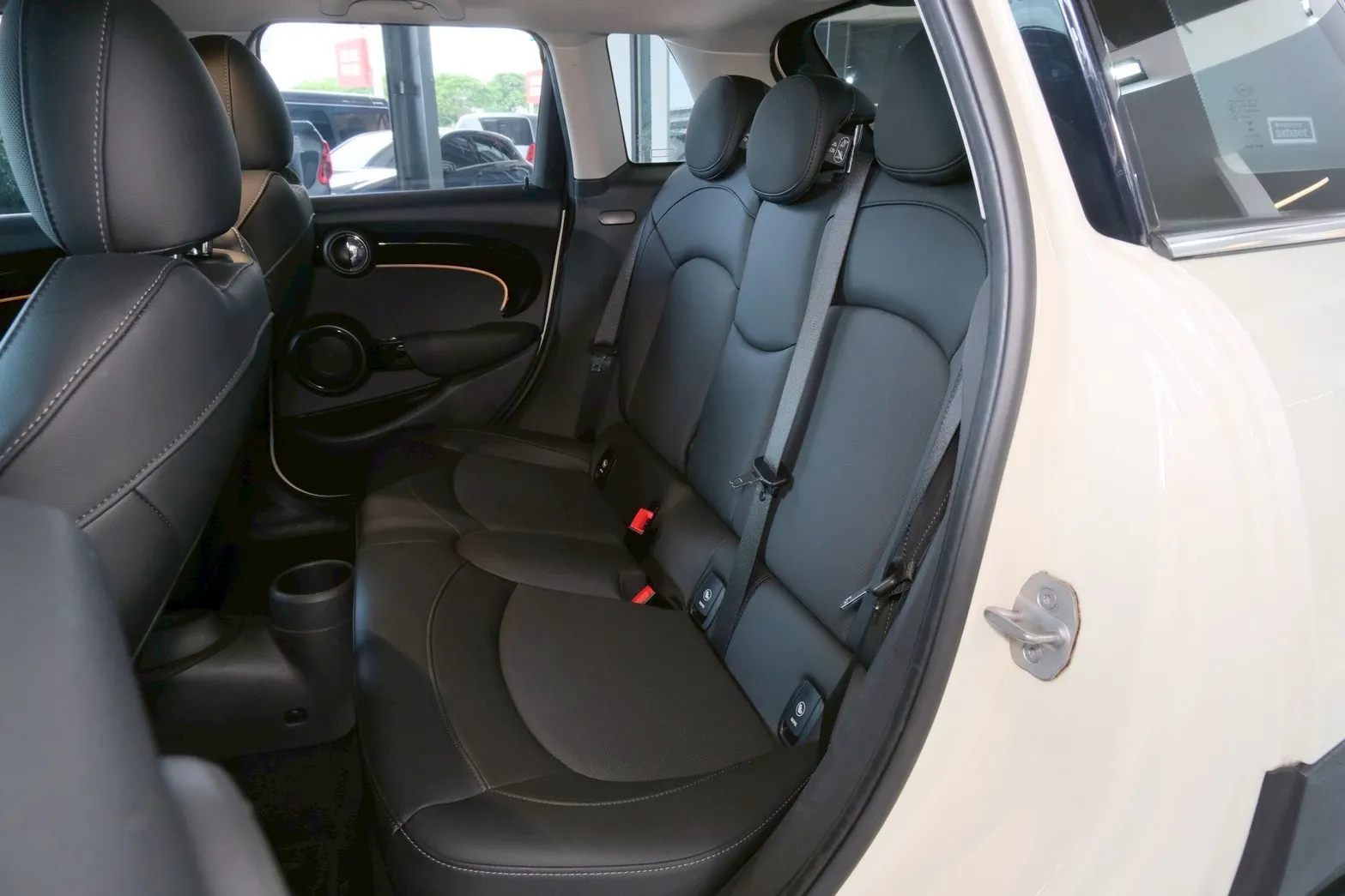 ⚪ 2021 MINI Hatch 5D Cooper 黑頂白