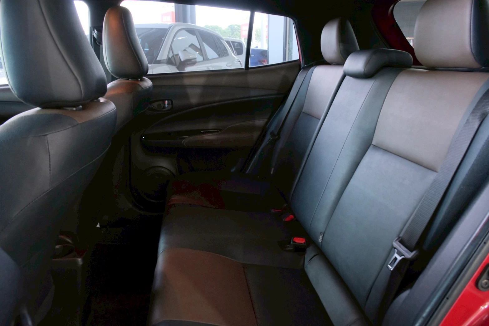 ⚪ 2019 Toyota Yaris Crossover 1.5 經典版 紅色