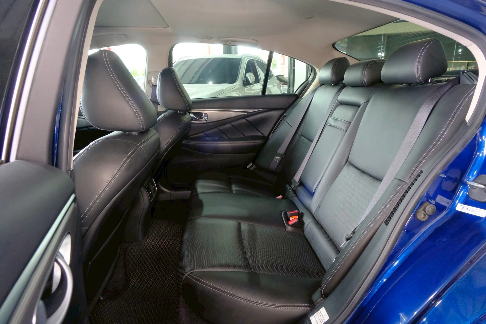 ⚪ 2018 Infiniti Q50 3.5 Hybrid Blue Sport 藍色