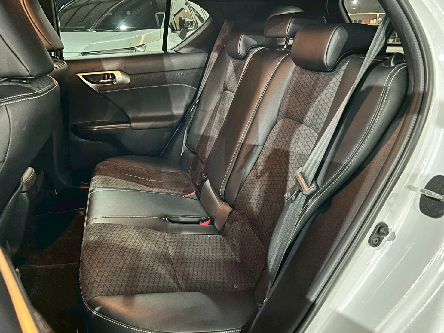 ⚪ 2016 Lexus CT 200h F Sport 菁英版 白色