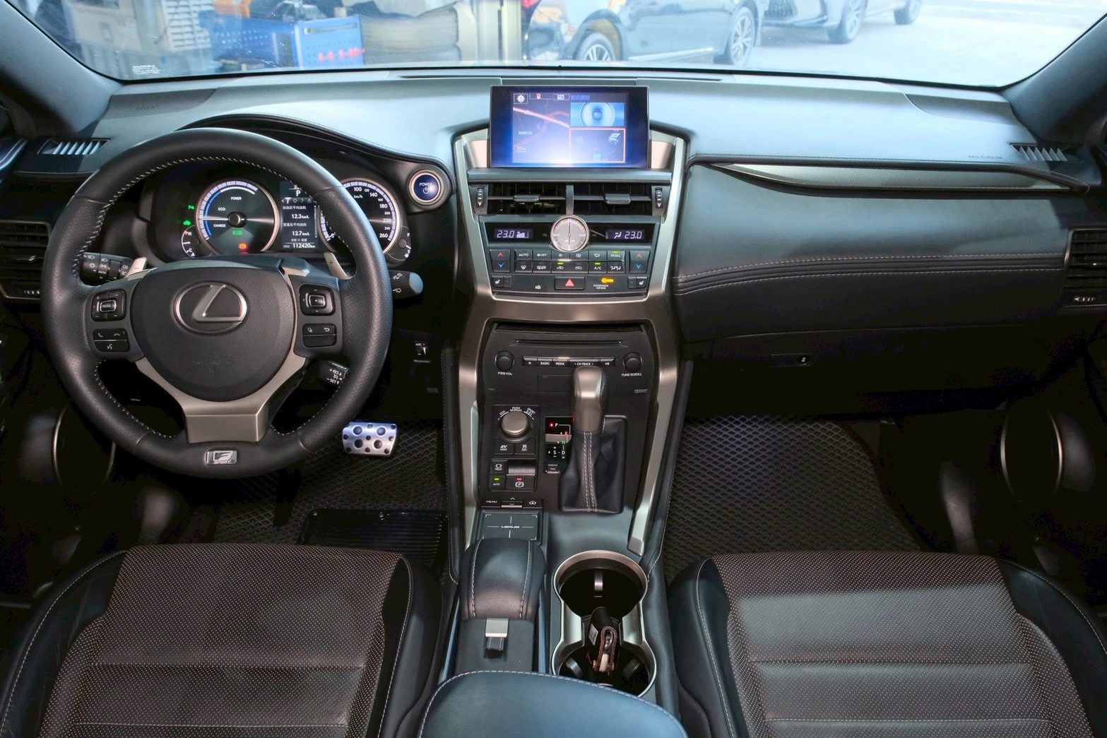 ⚪ 2014 Lexus NX300h F Sport 鈦色