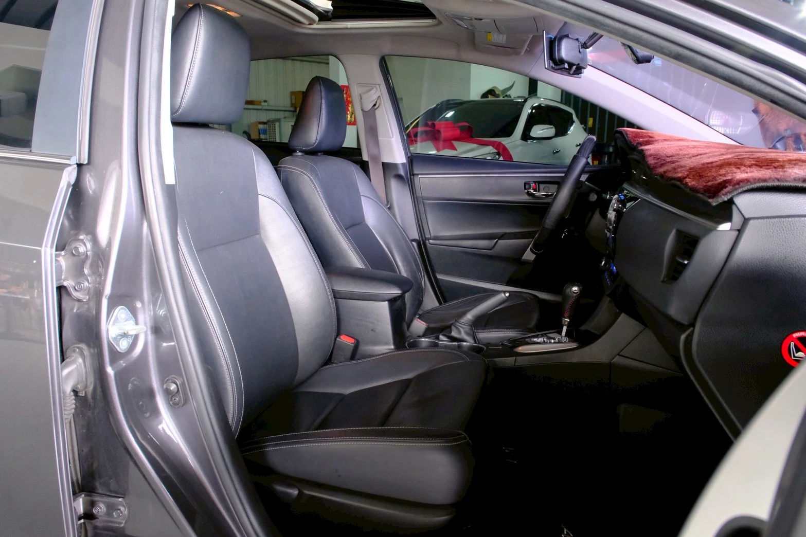 ⚪ 2014 Toyota Corolla Altis 1.8 尊爵版 灰色