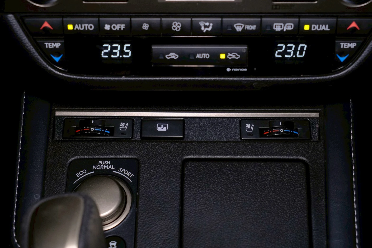 ⚪ 2016 Lexus ES200 頂級版 黑色