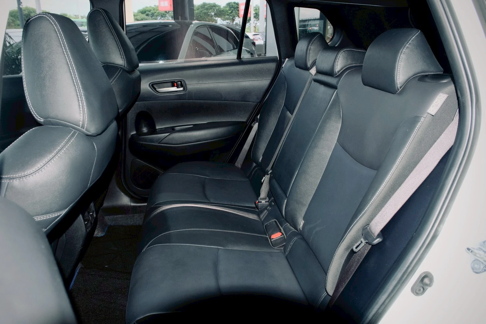⚪ 2021 Toyota Corolla Cross 1.8 HV 豪華版 白色