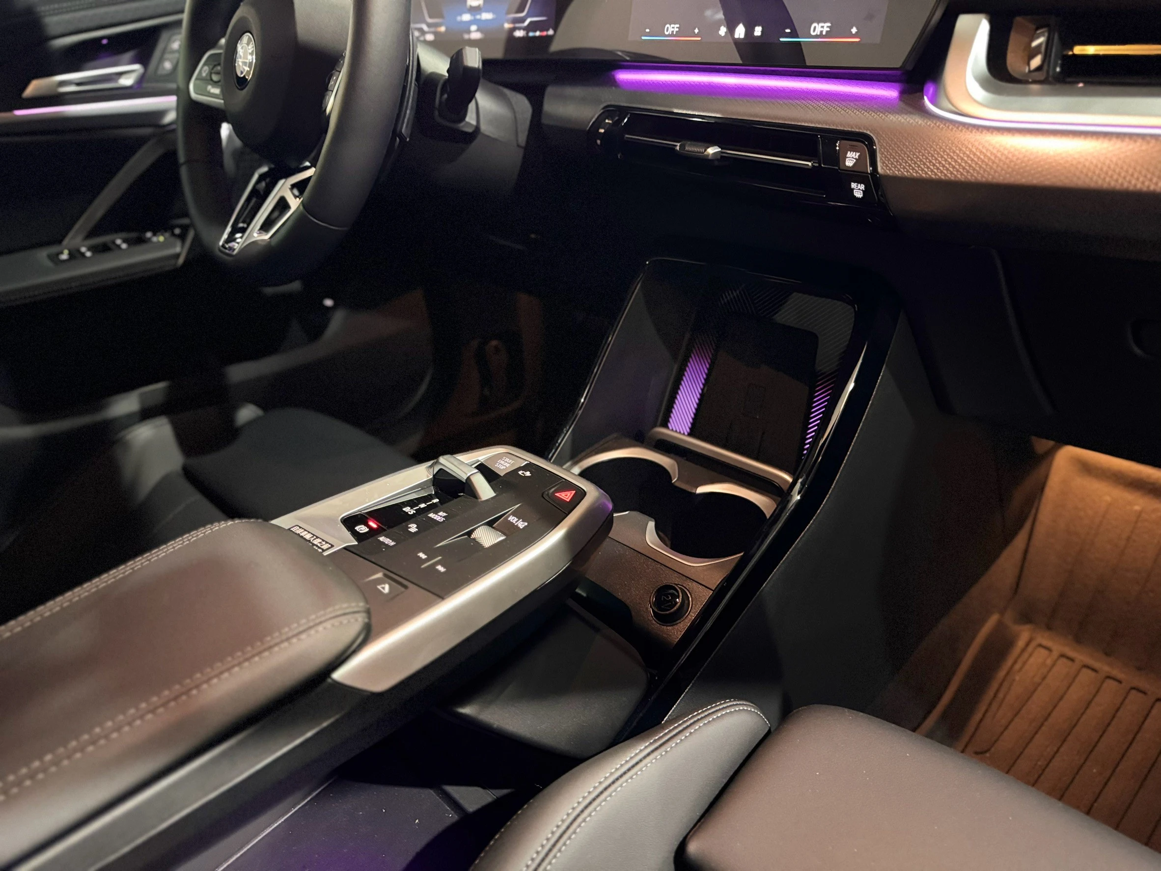 ⚪ 2025 BMW X2 sDrive20i M Sport 白色