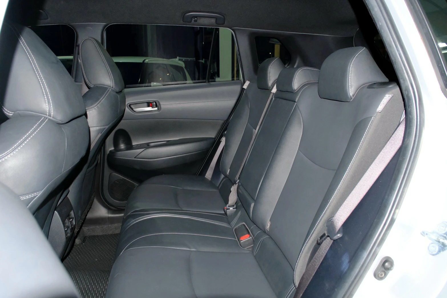 ⚪ 2020 Toyota Corolla Cross 1.8 Hybrid 尊爵 銀色