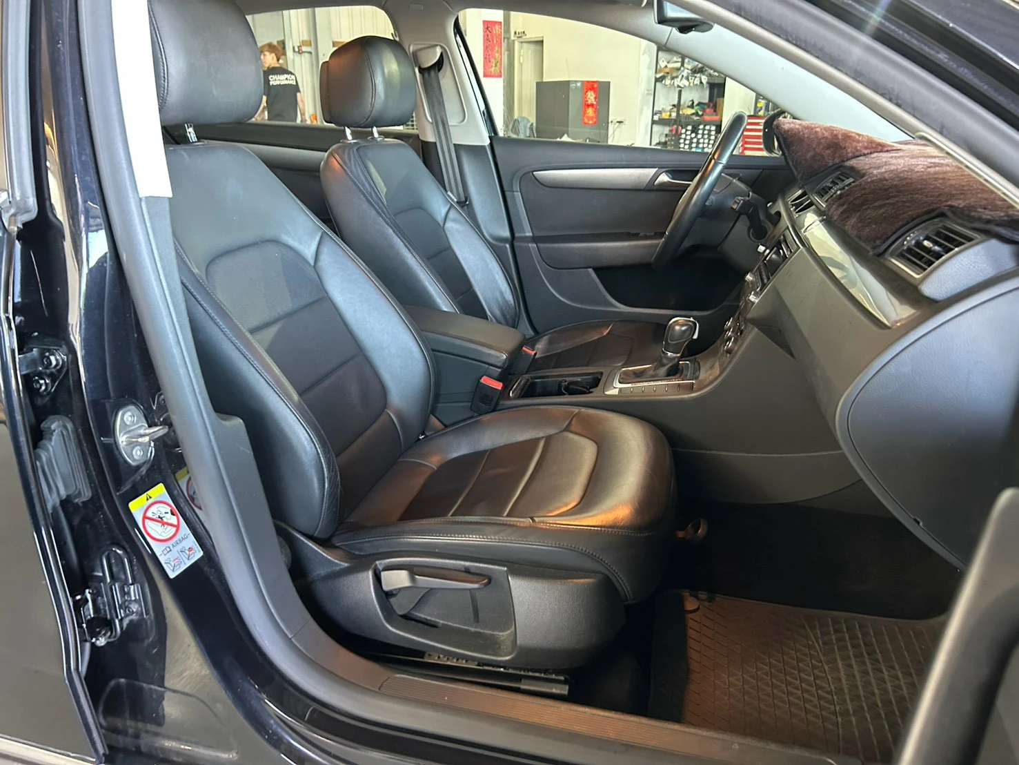 ⚪ 2012 Volkswagen Passat Sedan 1.8 TSI CL 黑色