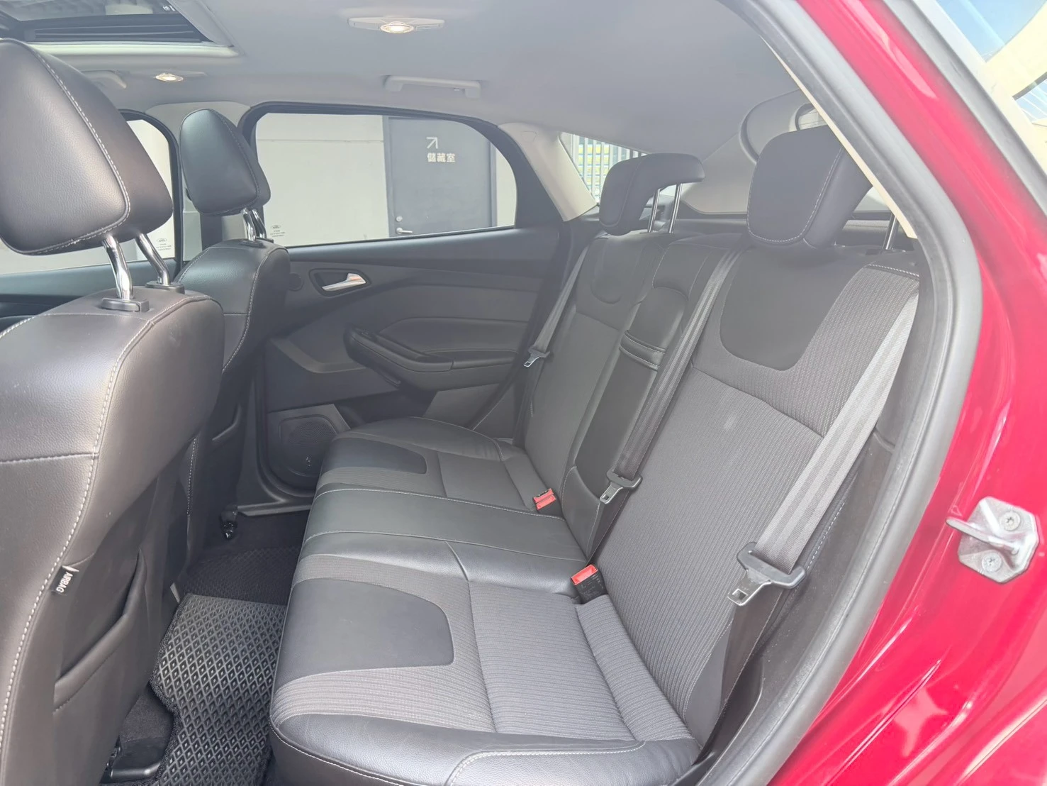 ⚪ 2014 Ford Focus 5D 2.0 汽油運動型 紅色
