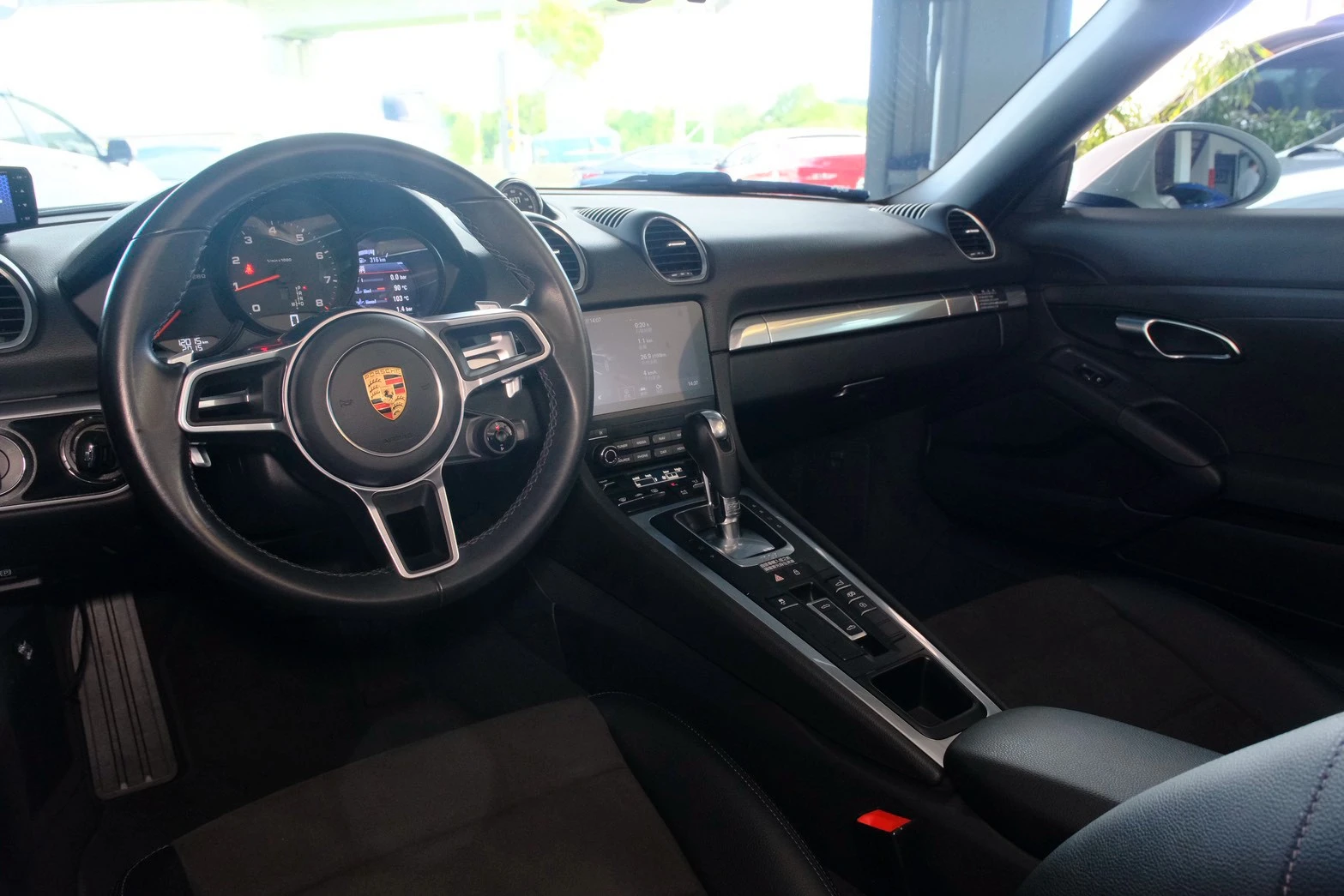 ⚪ 2024 Porsche 718 Boxster 2.0 白色