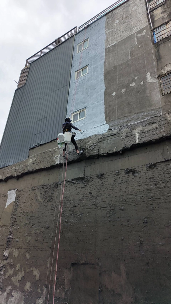 彰化縣-彰化市｜外牆龜裂澎共滲水｜泥作修補｜防水修繕工程