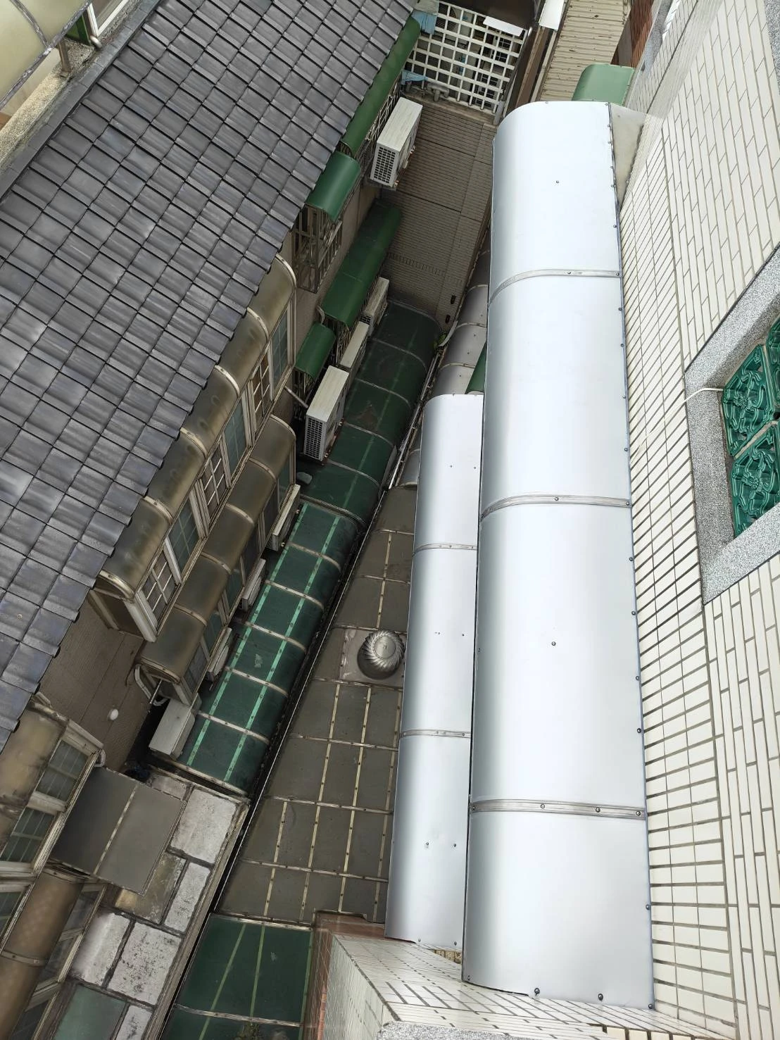 彰化縣-彰化市｜PC板脆化破損｜更換鋁塑板｜蜘蛛人採光罩更換
