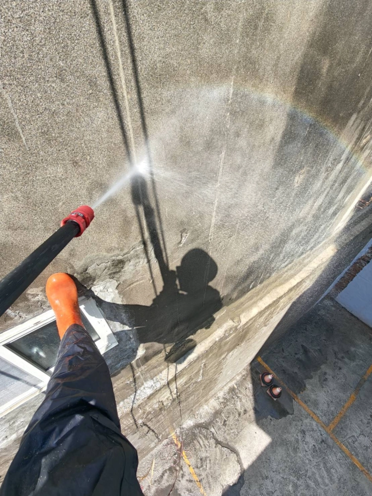 彰化縣-彰化市｜外牆龜裂澎共滲水｜泥作修補｜防水修繕工程