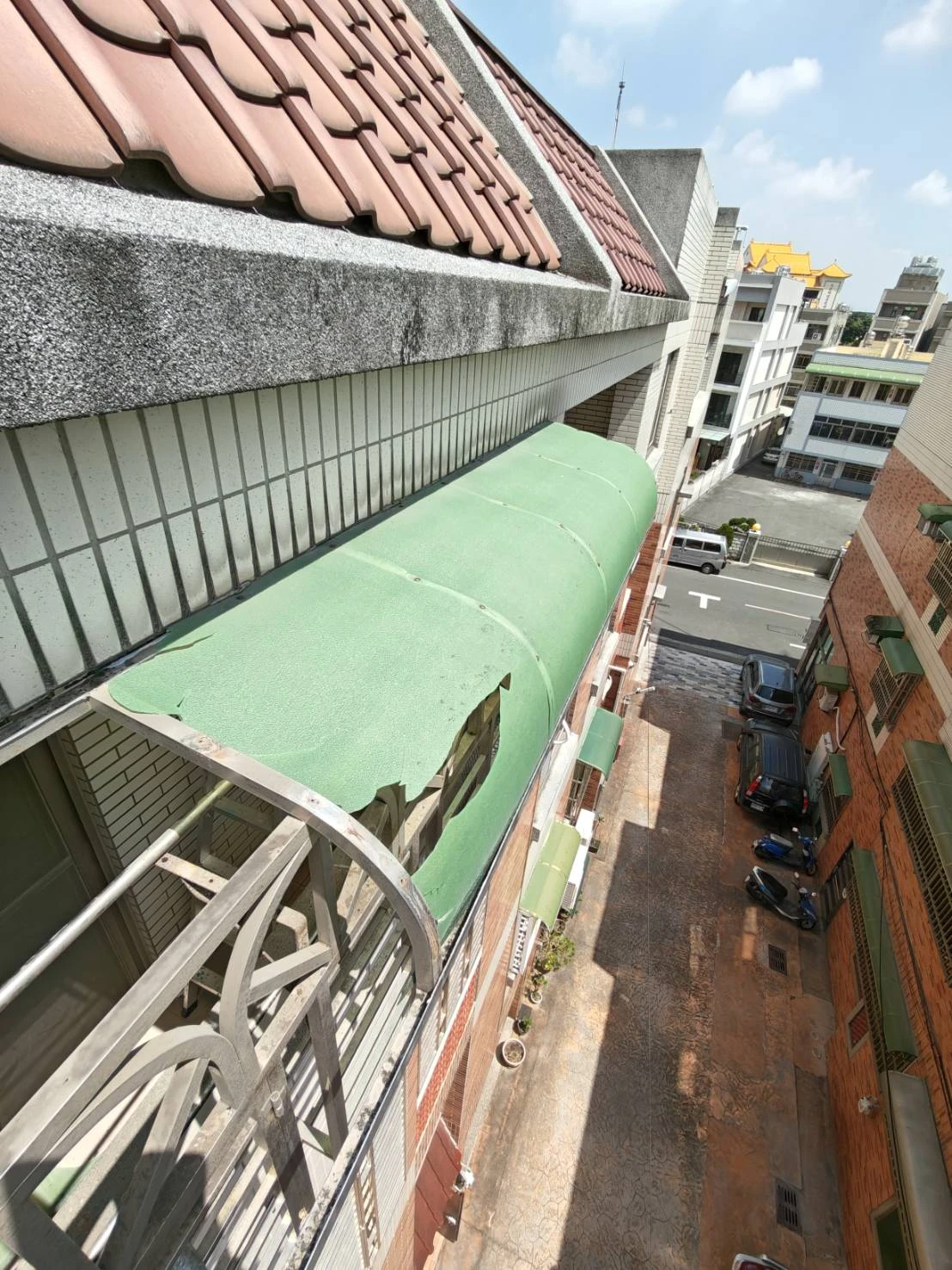 彰化縣-彰化市｜PC板脆化破損｜更換鋁塑板｜蜘蛛人採光罩更換