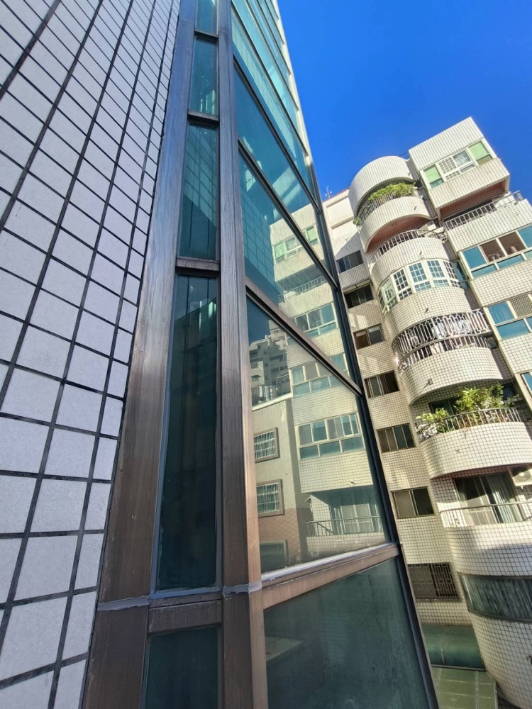 彰化市 窗框玻璃帷幕 矽利康填補