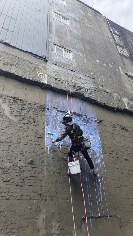 彰化縣-彰化市｜外牆龜裂澎共滲水｜泥作修補｜防水修繕工程