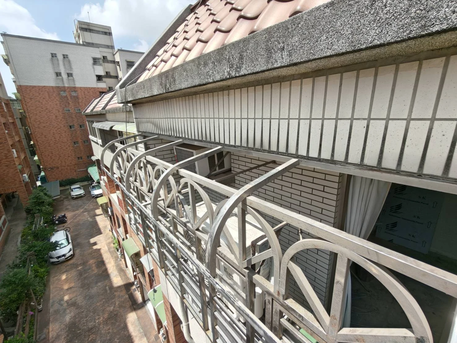 彰化縣-彰化市｜PC板脆化破損｜更換鋁塑板｜蜘蛛人採光罩更換