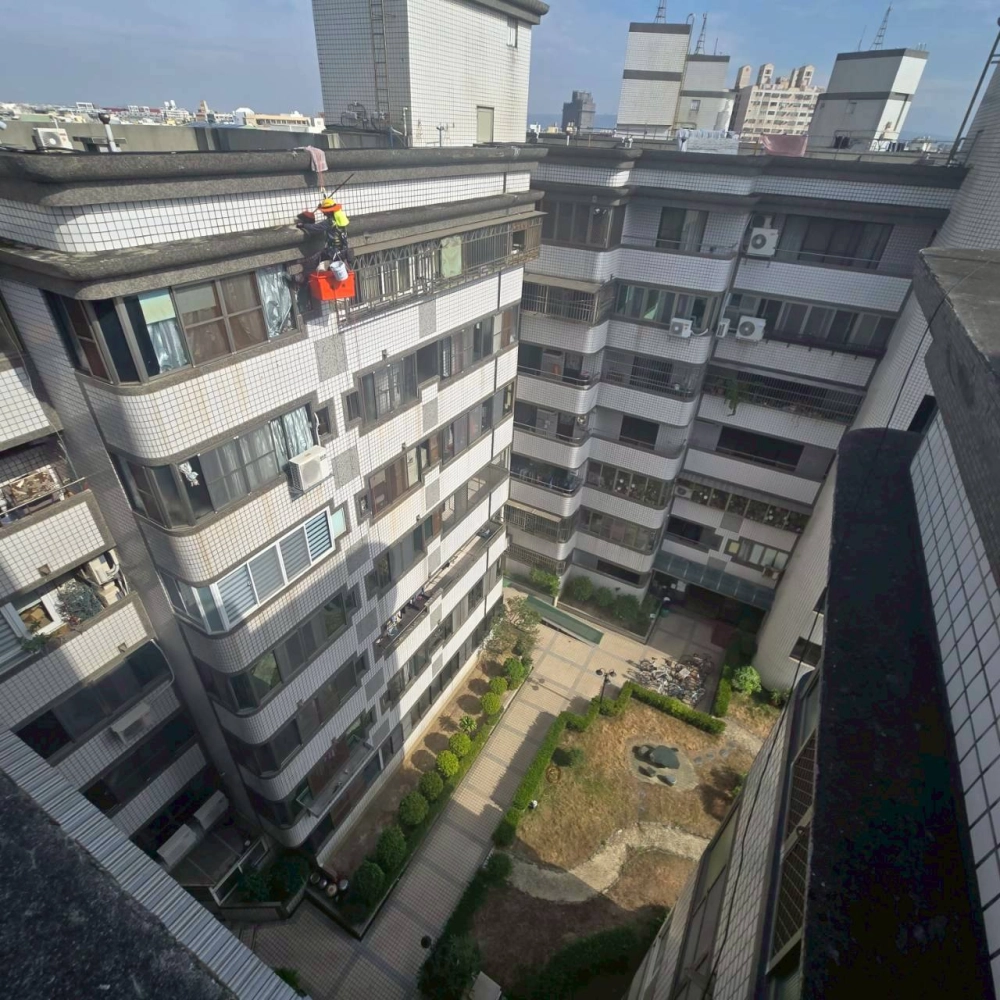 彰化縣-和美鎮-公寓大樓｜外牆龜裂澎共｜敲除修補工程