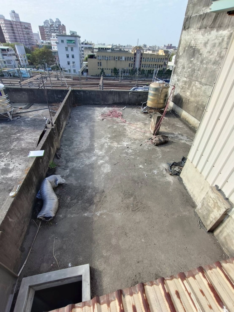 彰化縣-彰化市｜屋頂地坪滲水｜地坪PU｜女兒牆防水｜龜裂修補｜防水修繕工程