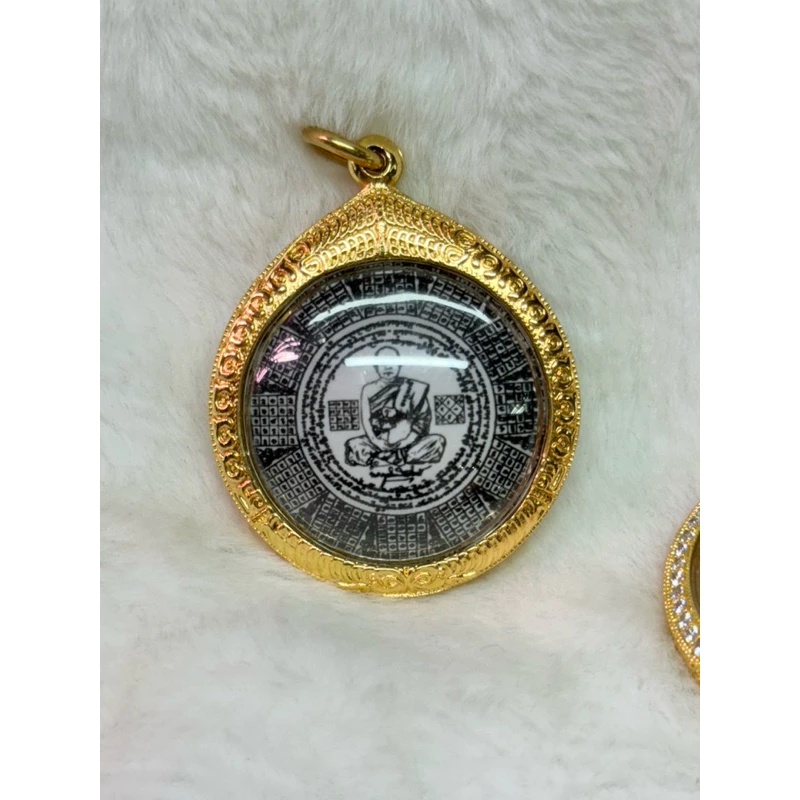 佛牌殼 滿鑽鈦金開合殼內框33*33mm