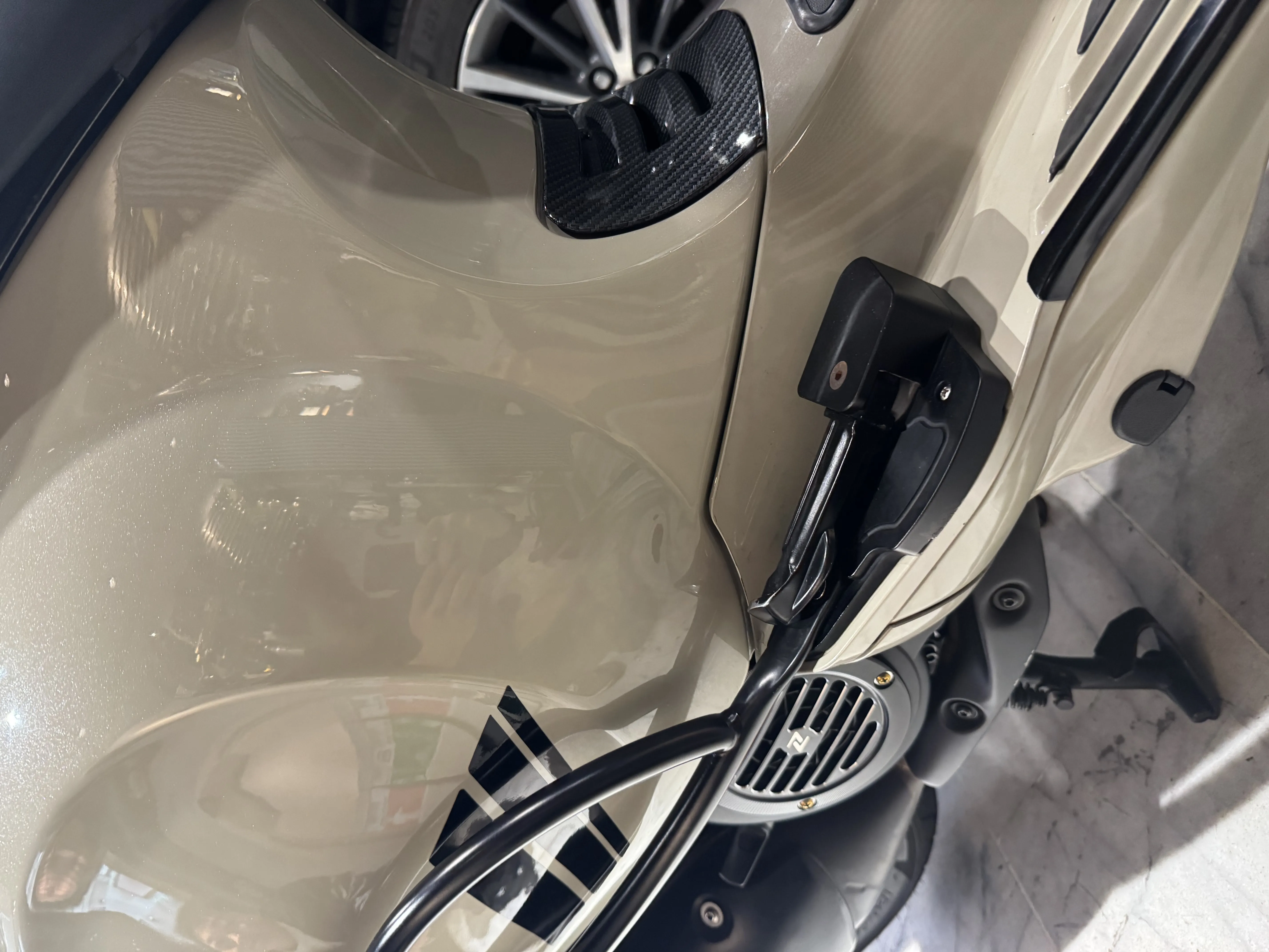 偉士牌凹痕修復｜機車凹痕修復