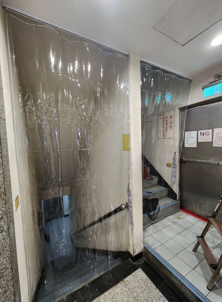 塑膠布簾施工