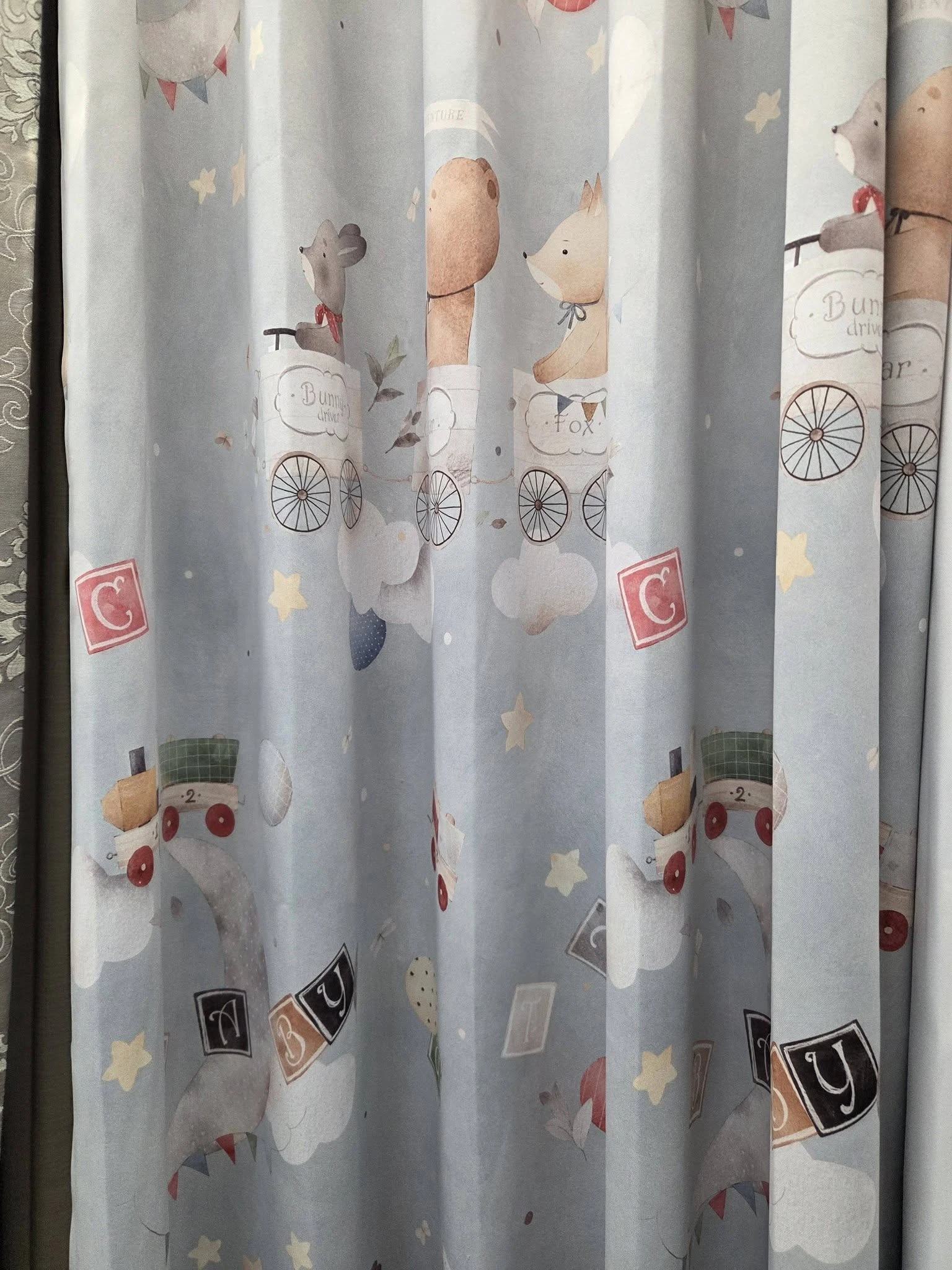 童趣幻想遮光布｜台北布料批發｜台北家飾布批發
