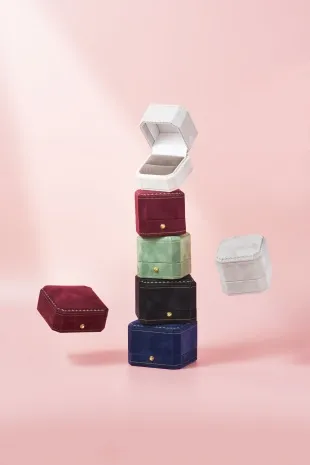 璦璱邇小戒指盒 (舌片) 灰