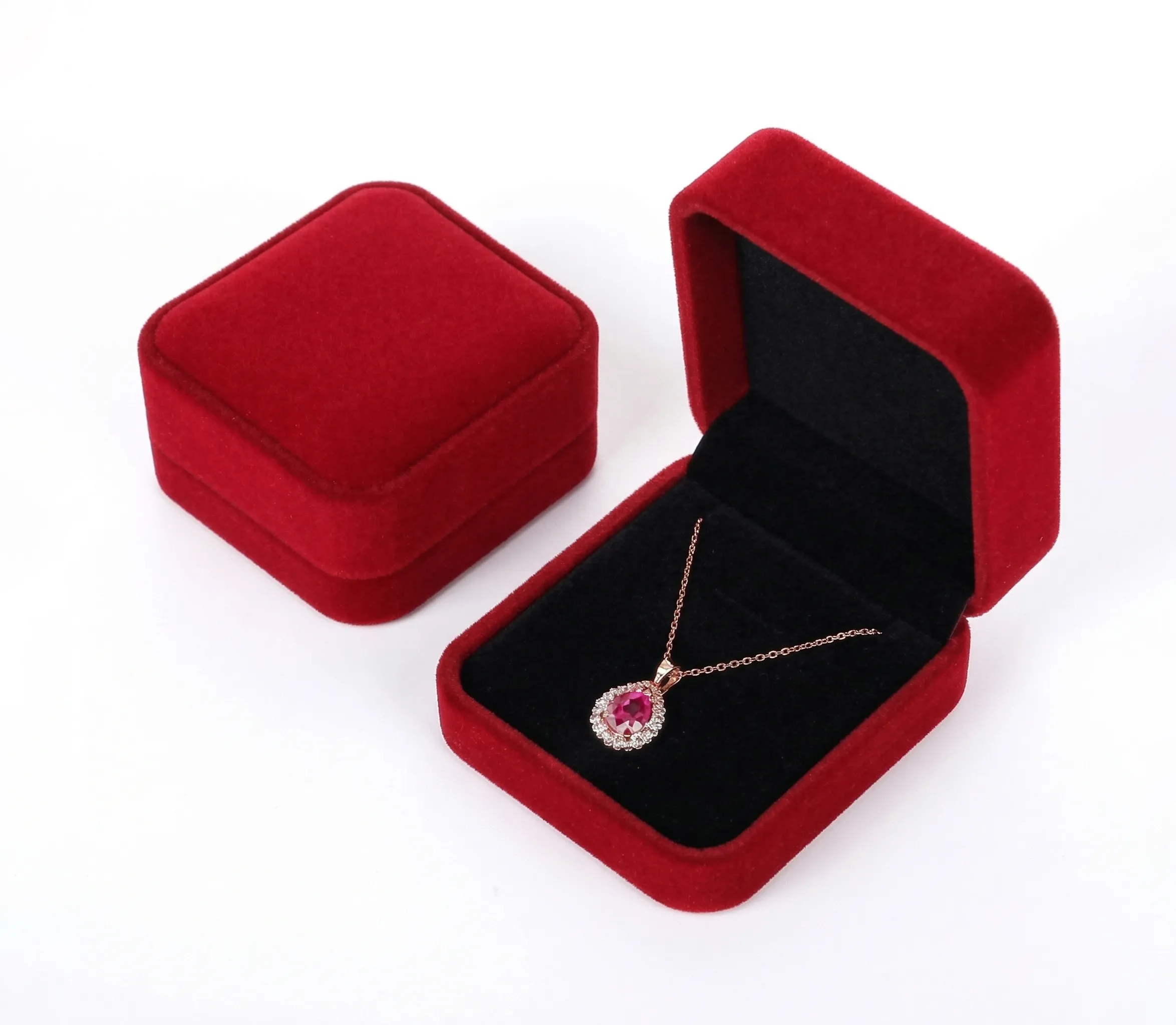 方形絨布項墜盒(中)