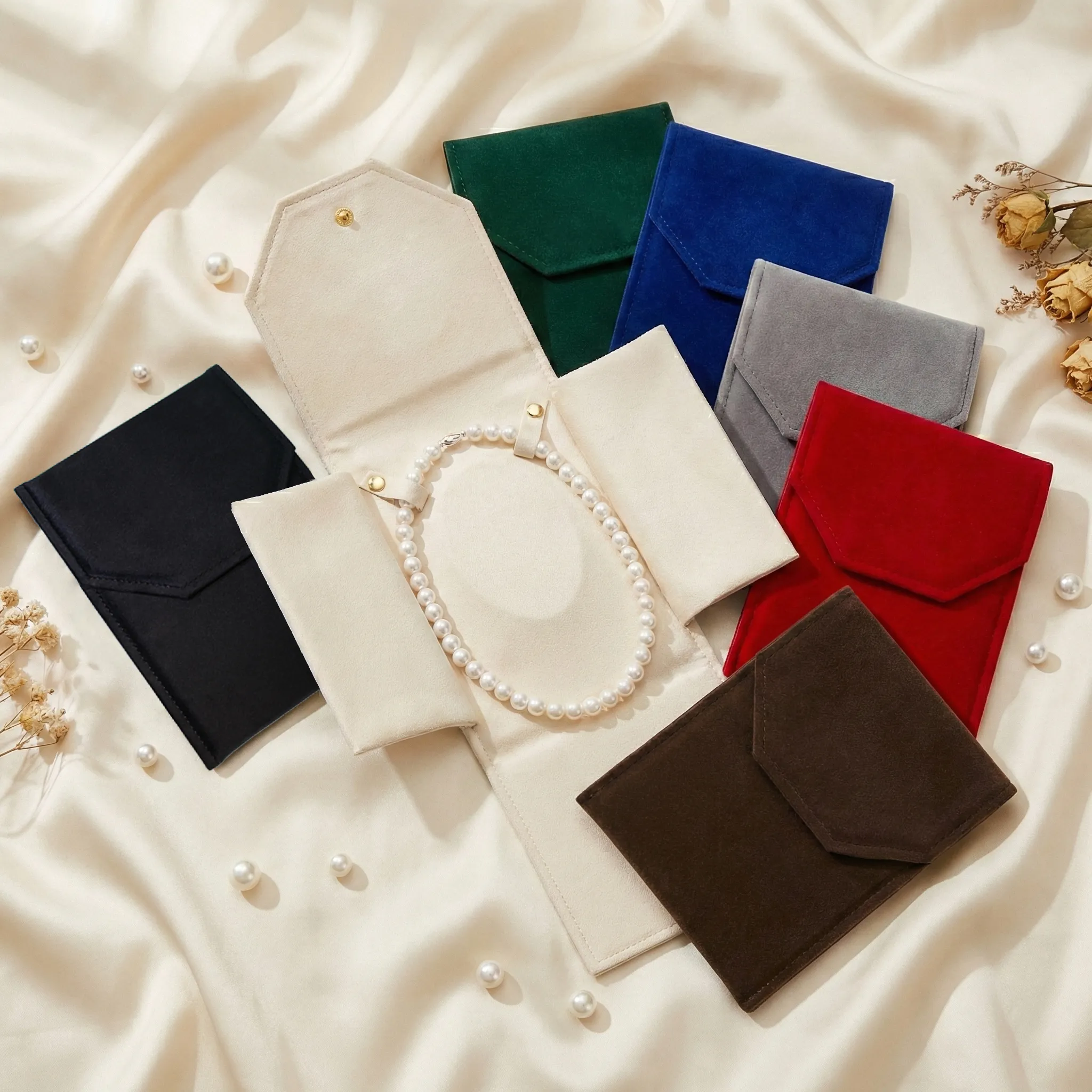 天鵝絨項鍊布包(中) 黑