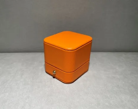 圓角裝飾扣戒指盒 皮革橘