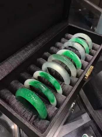 10隻玉鐲手提箱收納盒