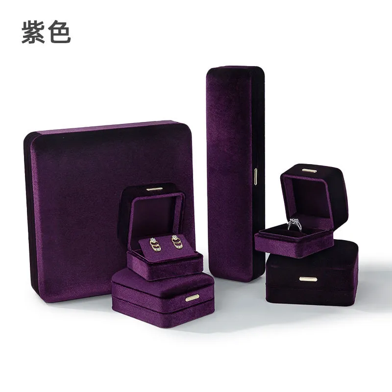 永恆天鵝絨套鍊盒