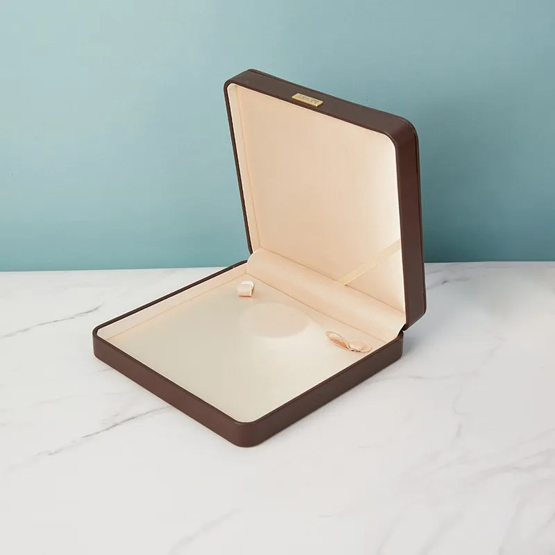 經典永恆皮革大項鍊盒