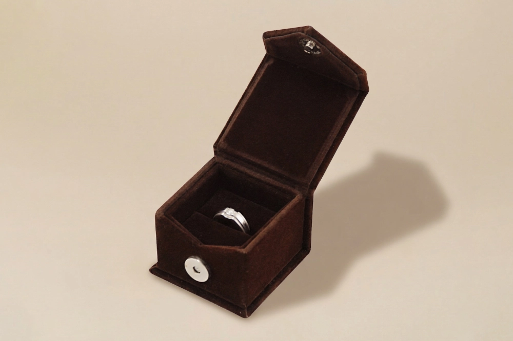磁釦絨布戒指盒