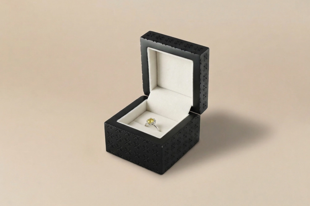 雷刻木雕戒指盒