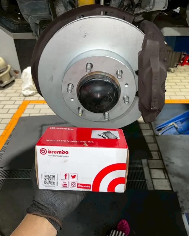 Toyota 海力士 更換前後來令片＋煞車碟盤