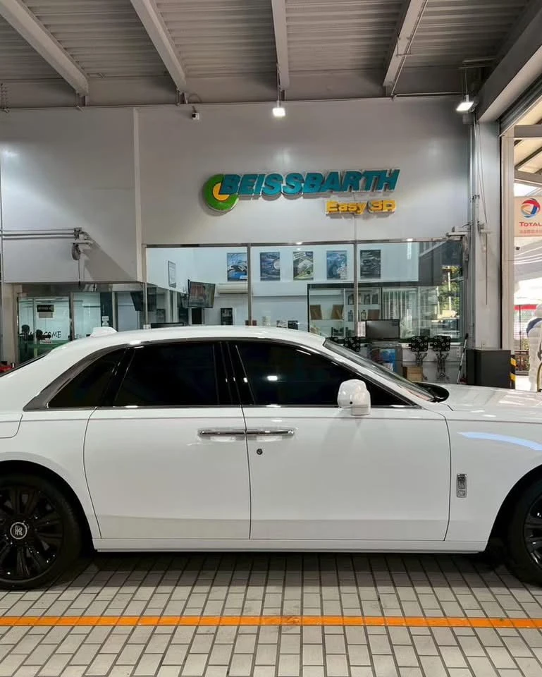 Rolls-Royce Ghost 換上Pirelli P ZERO